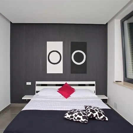 House In With Sea View, Terrace, Air Conditioning, Wi-fi * Visnjan