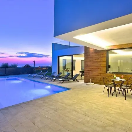 House In With Sea View, Terrace, Air Conditioning, Wi-fi Tatil Evi