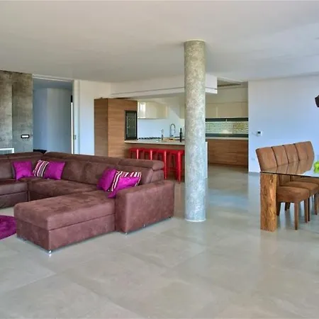 Tatil Evi House In With Sea View, Terrace, Air Conditioning, Wi-fi Višnjan