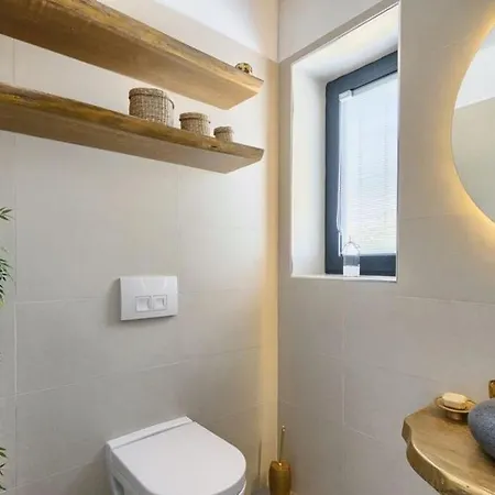 Σπίτι διακοπών House In With Sea View, Terrace, Air Conditioning, Wi-fi Višnjan