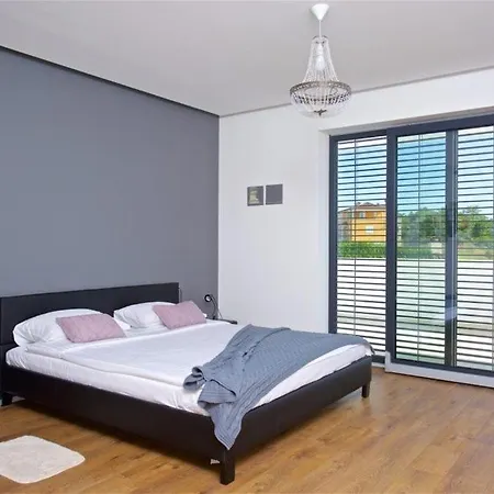 House In With Sea View, Terrace, Air Conditioning, Wi-fi * Višnjan